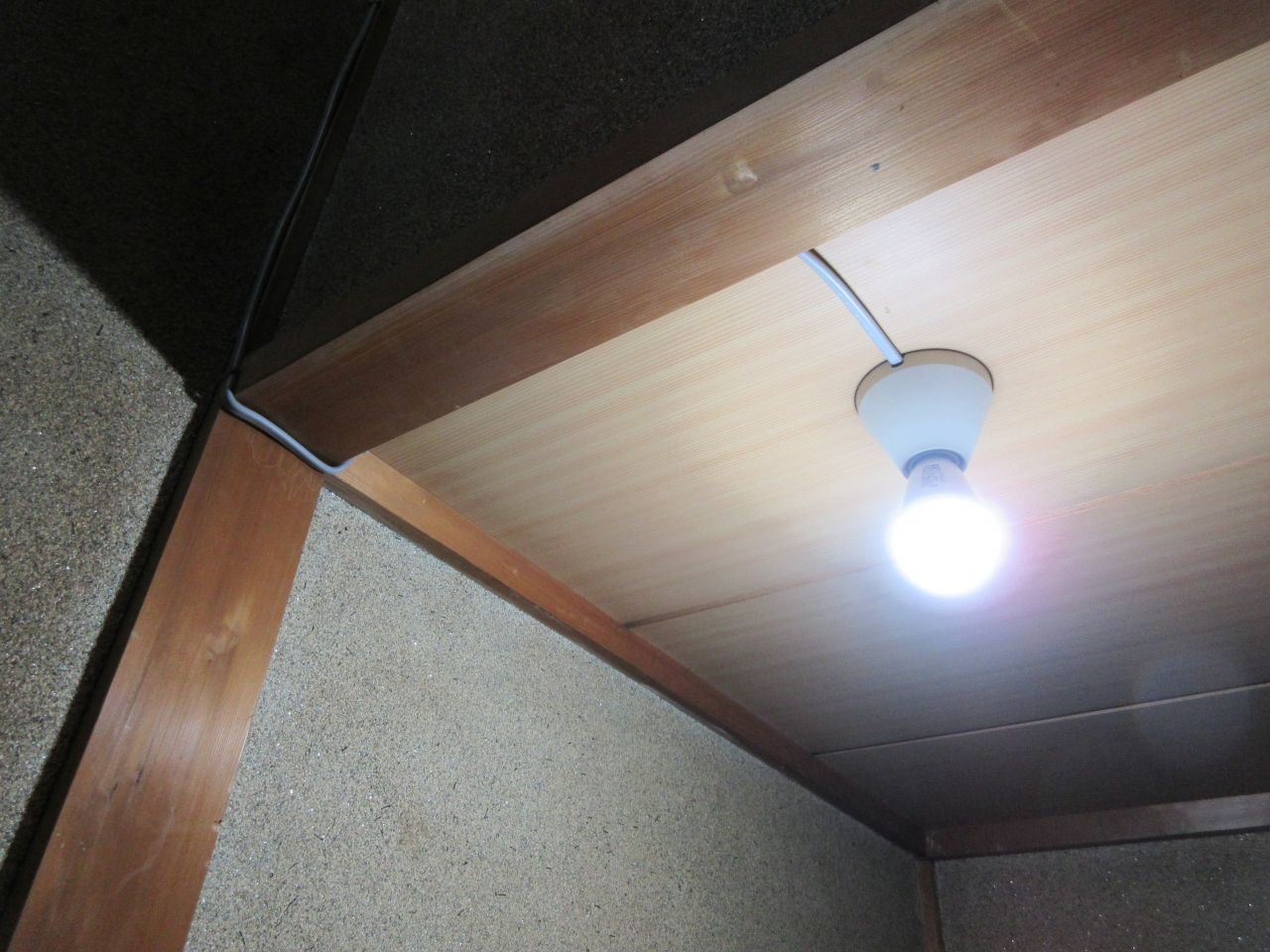 富田様邸階段照明工事（施工後） 004